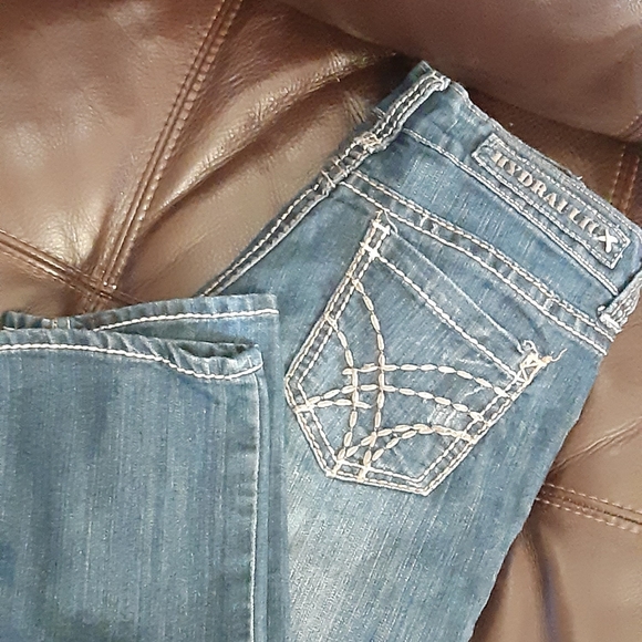 Hydraulic capris
